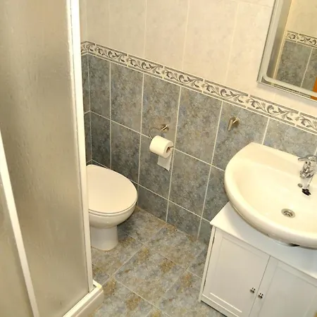 Miguel Hernandez, Centro, 3 Dormitorios, By Bookindenia *