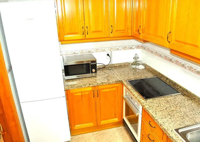 Miguel Hernandez, Centro, 3 Dormitorios, By Bookindenia * Денія